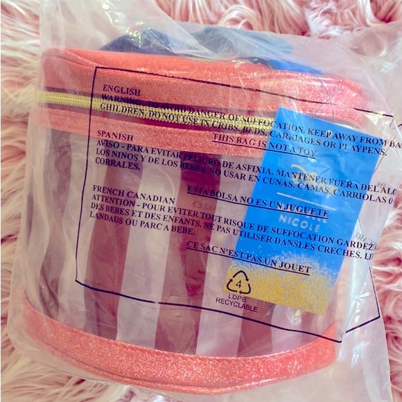 NWT! ๐โจRARE EXCLUSIVEโจ๐ Danielle Nicole Disneyโs Lady and the Tramp Makeup Bag - Picture 10 of 10